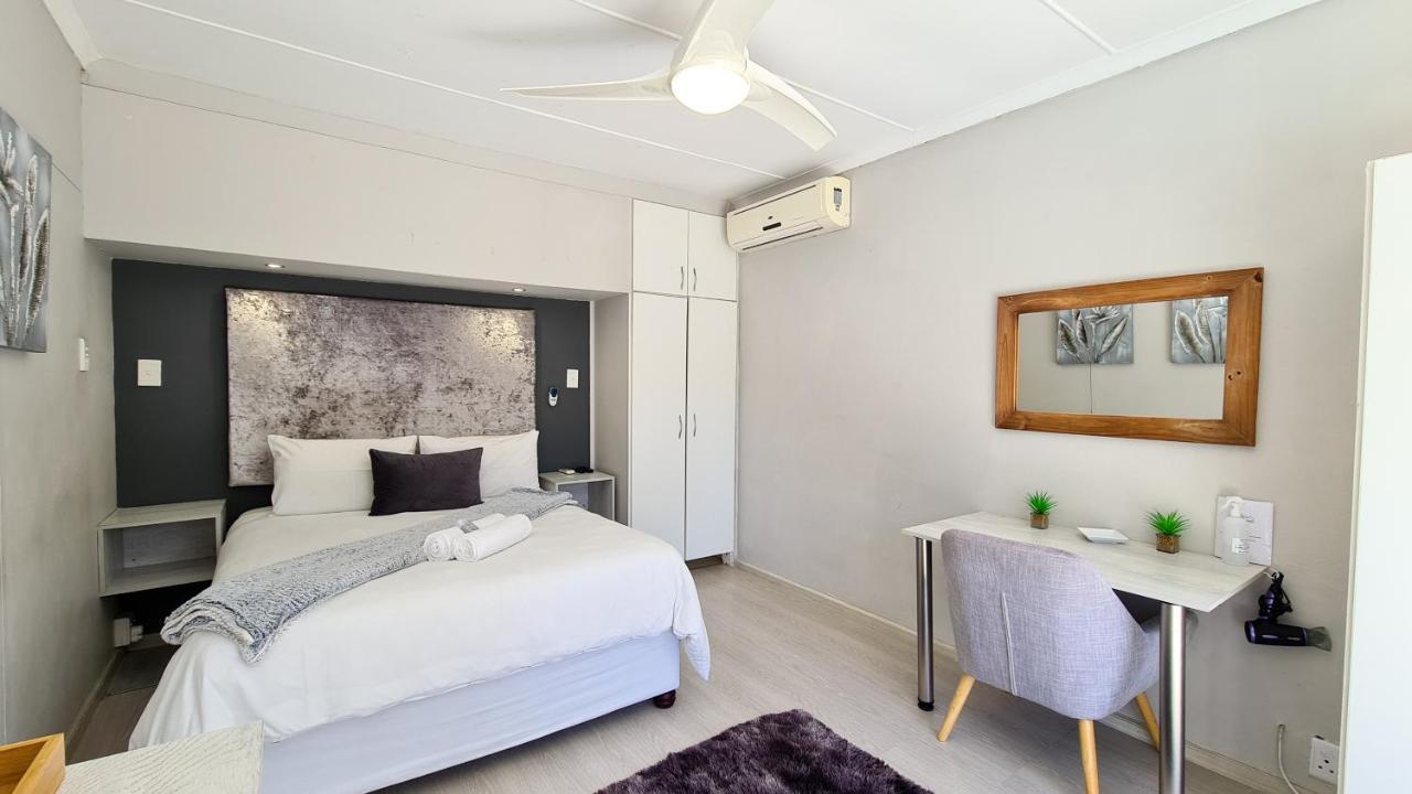 Lido Living Bed & Breakfast East London Exterior photo