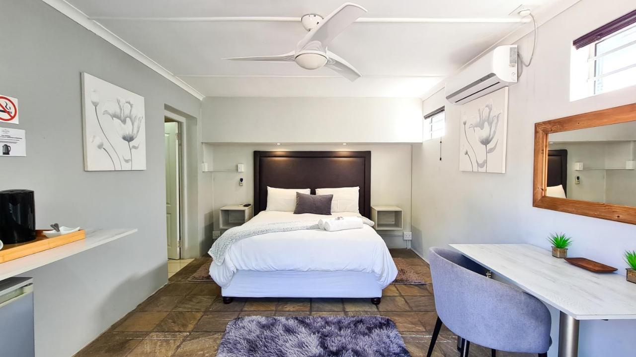 Lido Living Bed & Breakfast East London Exterior photo