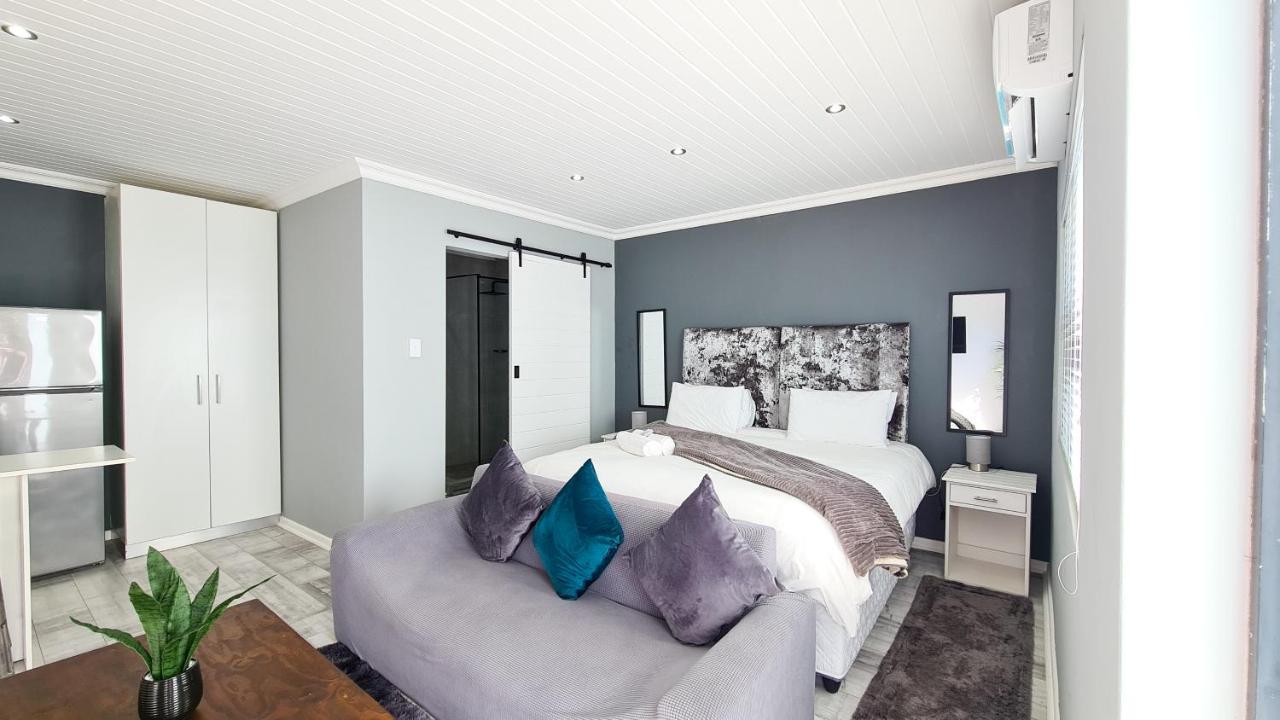Lido Living Bed & Breakfast East London Exterior photo
