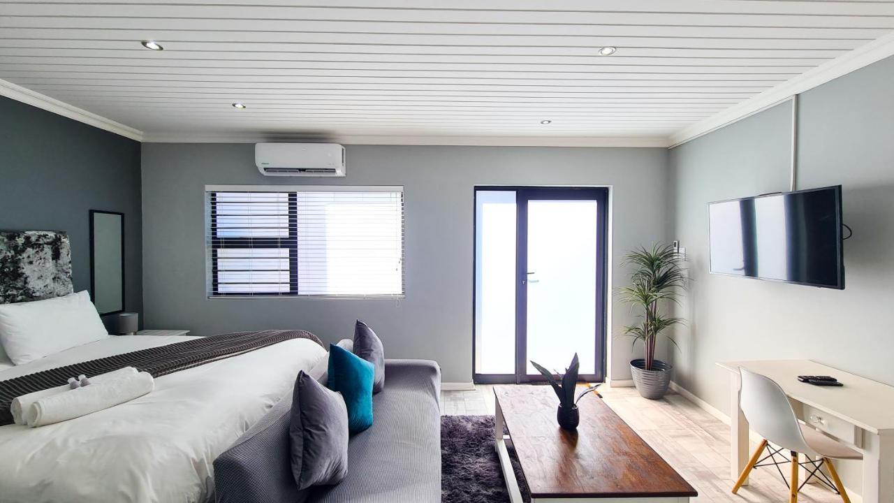 Lido Living Bed & Breakfast East London Exterior photo
